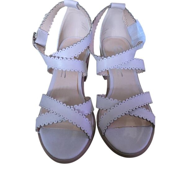 Sbicca Women's Size 7 Beige Tan Scalloped Cross Strap Low Square Heels - Picture 2 of 7